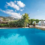 Villa Bas De Piscine Vue Epoustouflante *