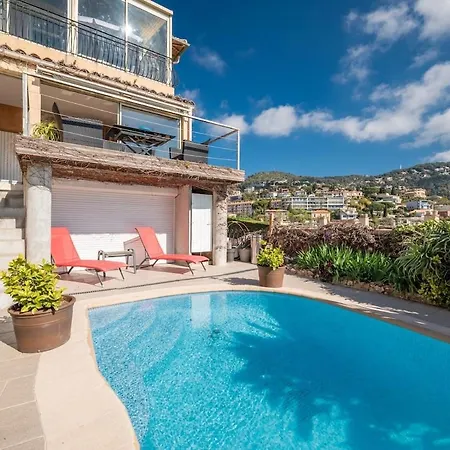 Bas De Piscine Vue Epoustouflante